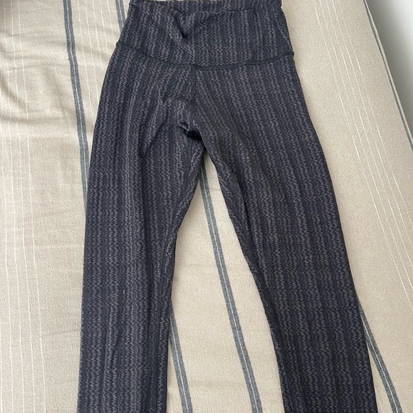 Lulu Lemon Leggings High Waisted - Picture 2 of 3